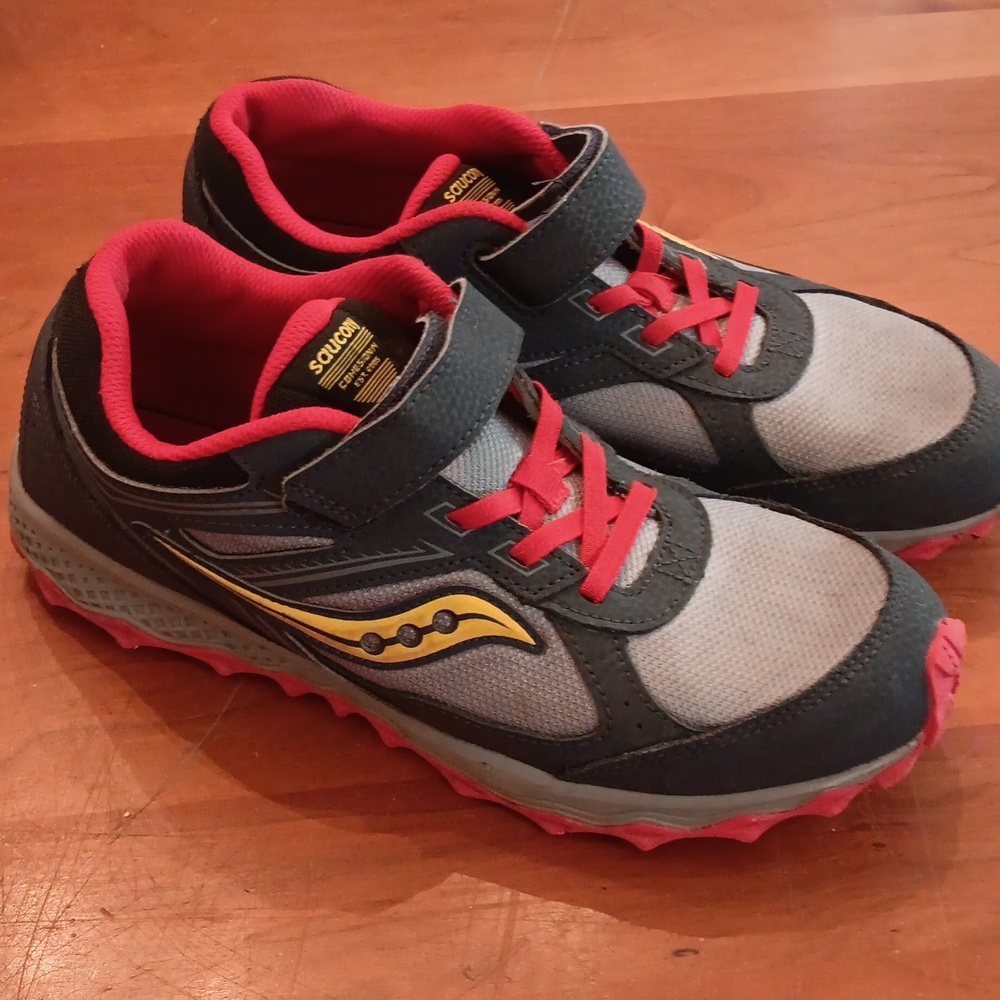 Saucony big kids 7M